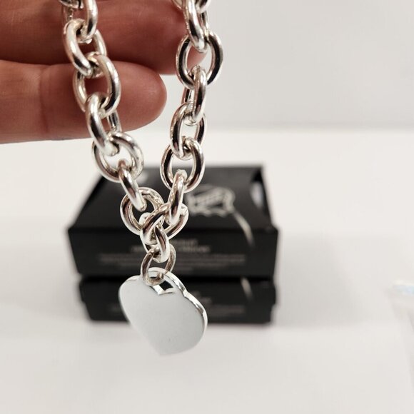 NHL Vancouver Canucks Heart Bracelets x 2 and Bottle Opener Bundle Avon - Picture 7 of 10